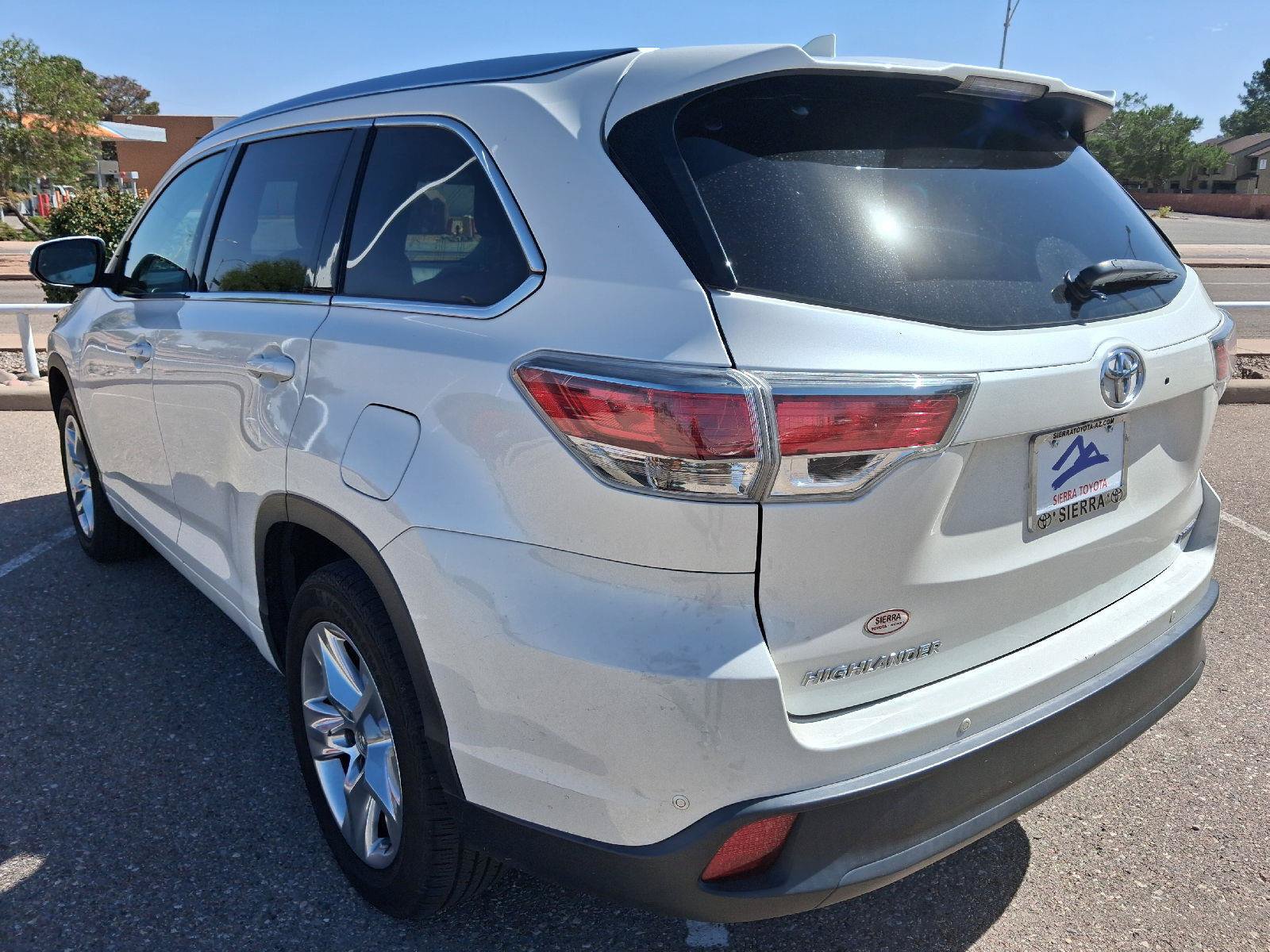 Used 2014 Toyota Highlander Limited FWD image 3