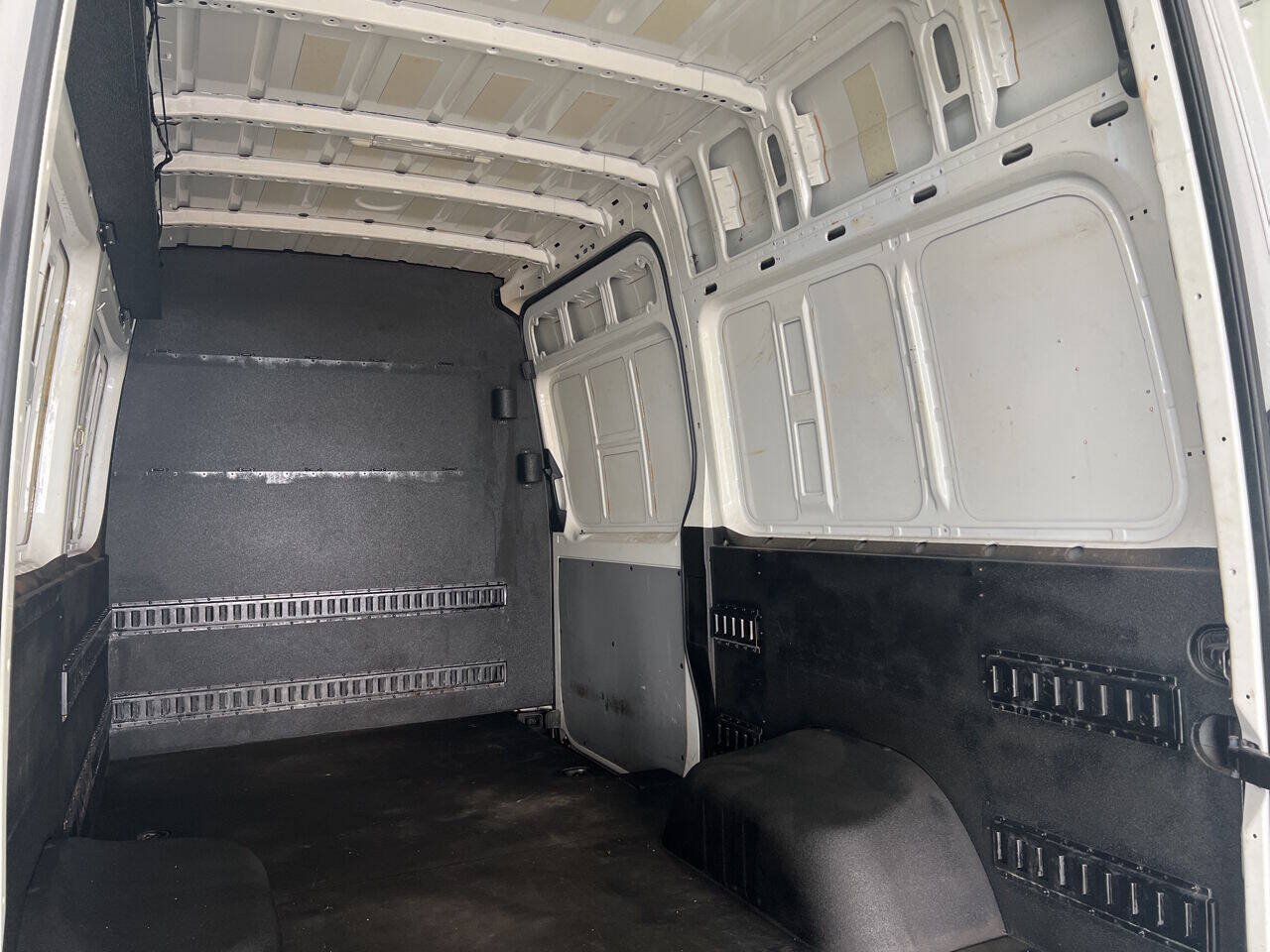 Used 2010 Mercedes-Benz Sprinter 3500 image 13