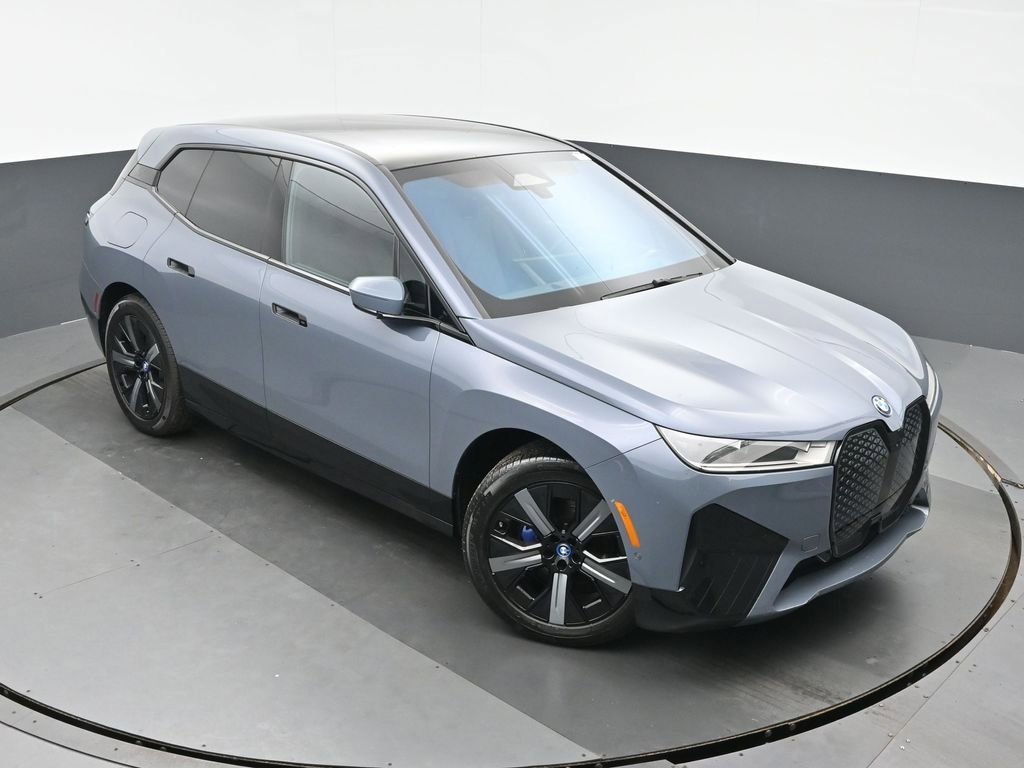 Used 2023 BMW iX xDrive50 w/ Sport Package image 32