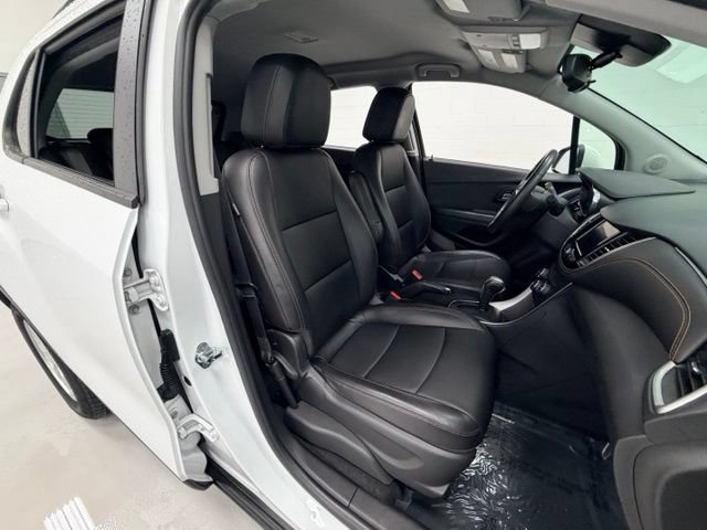 Certified 2021 Chevrolet Trax LT w/ Premium Seat Package FWD image 24