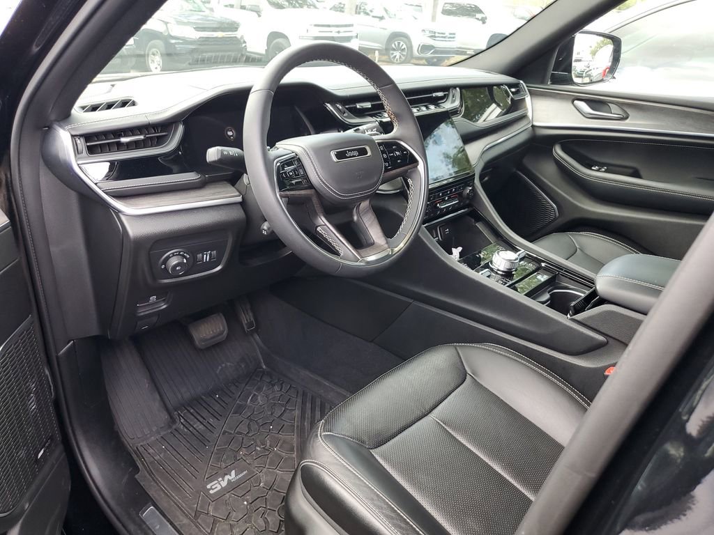 Used 2023 Jeep Grand Cherokee Overland AWD/4WD image 17