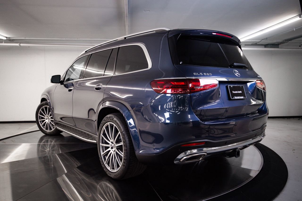 Used 2024 Mercedes-Benz GLS 580 4MATIC image 3