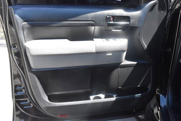 Used 2013 Toyota Tundra 4x4 CrewMax w/ Tow Pkg image 13