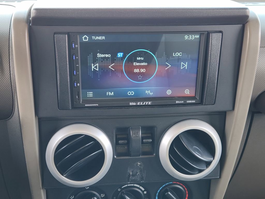 Used 2009 Jeep Wrangler Sahara w/ Dual Top Group image 16