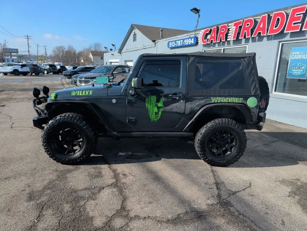 Used 2018 Jeep Wrangler Sport AWD/4WD image 3