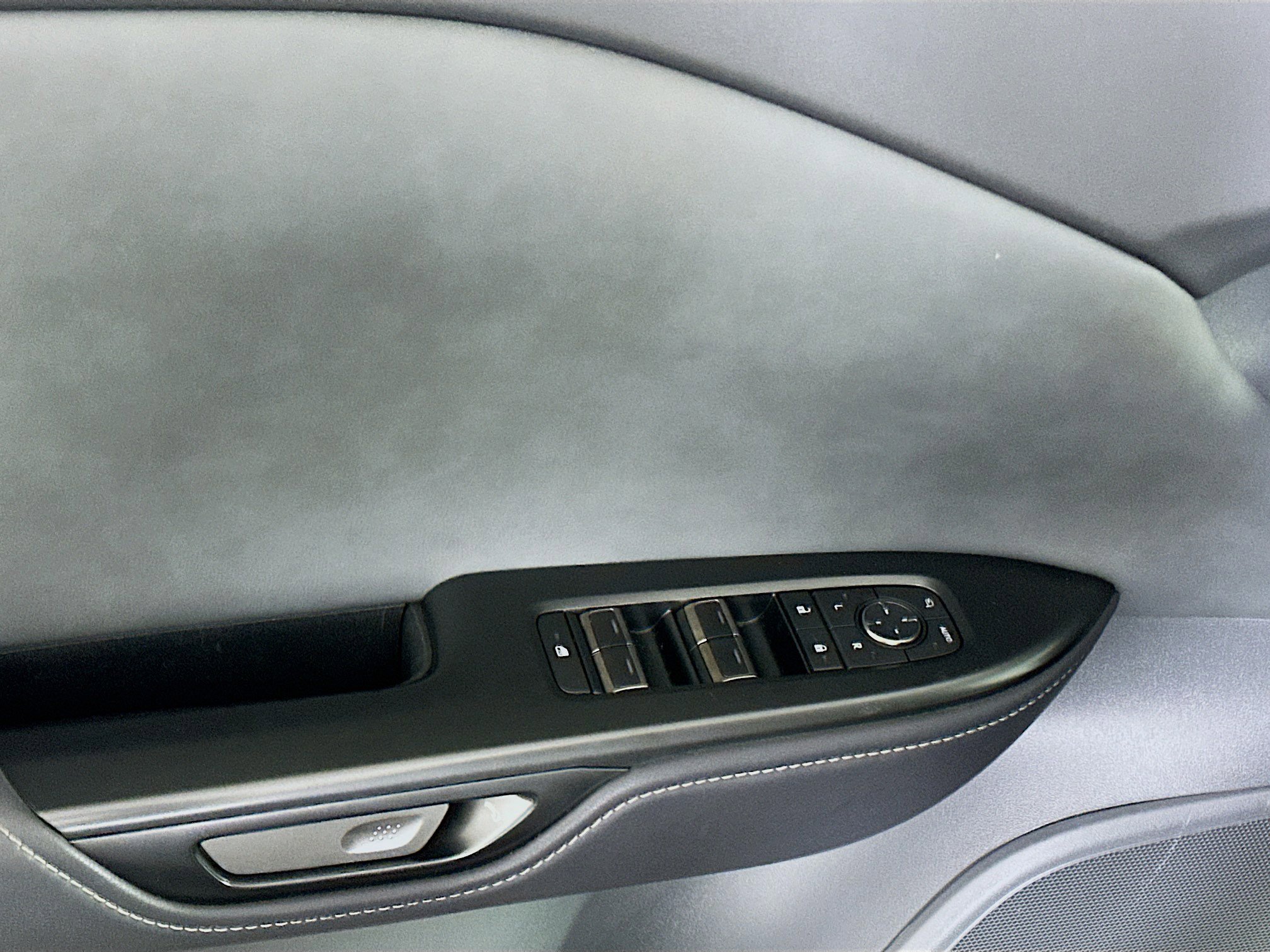 Used 2023 Lexus RZ 450e Premium w/ Technology Package image 15