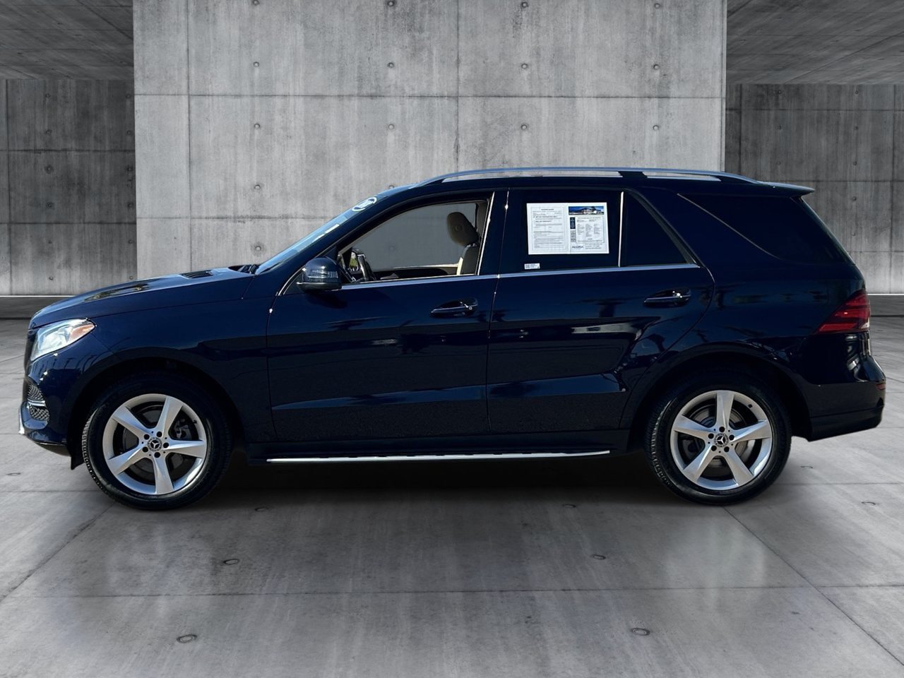 Used 2018 Mercedes-Benz GLE 350 4MATIC image 2