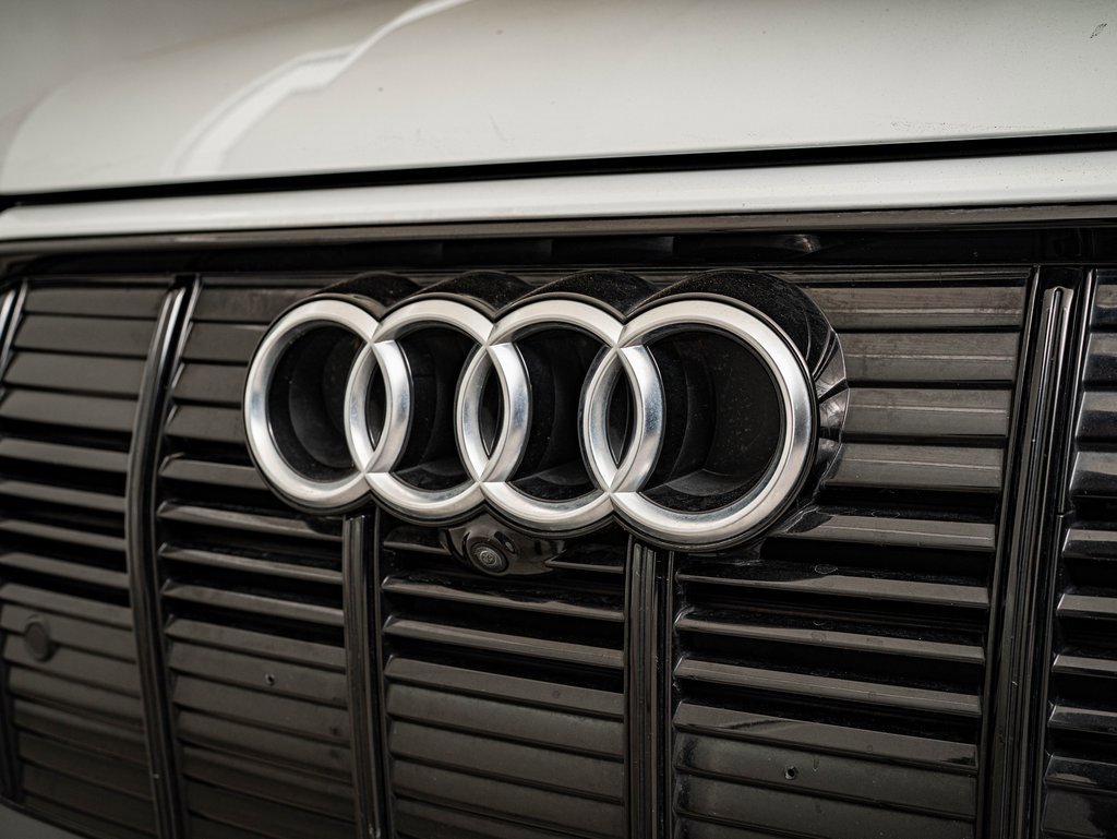 Used 2021 Audi e-tron Premium w/ Convenience Plus Package image 3