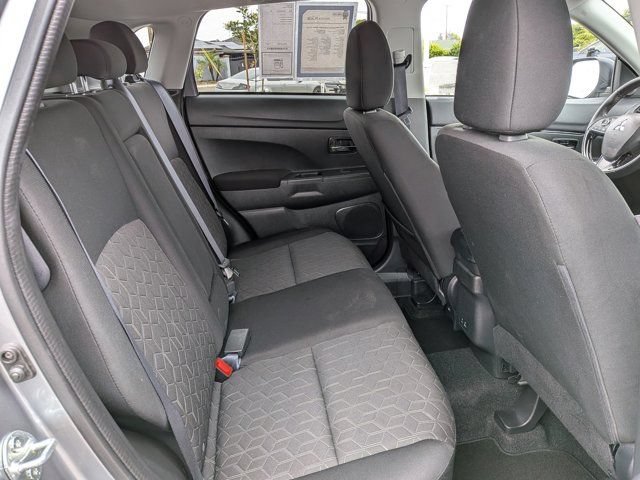 Used 2025 Mitsubishi Outlander Sport LE AWD/4WD image 7