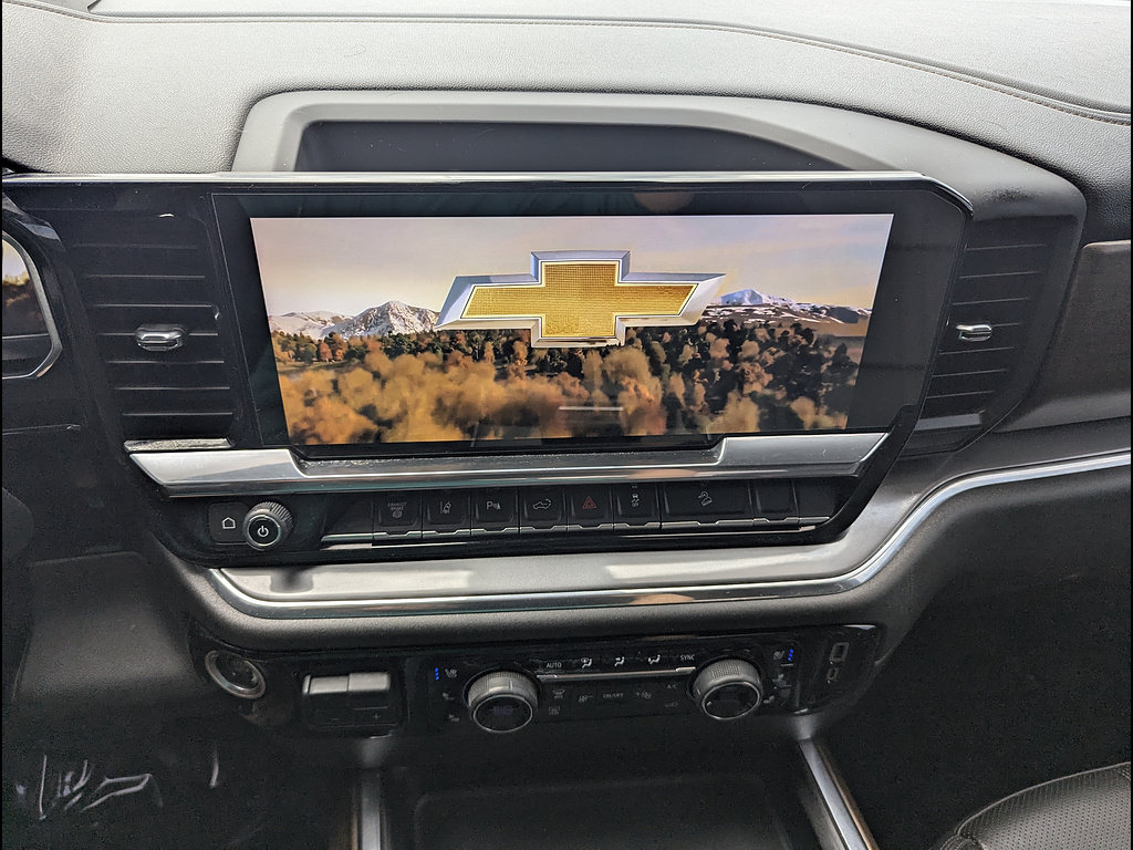 Used 2024 Chevrolet Silverado 2500 High Country w/ High Country Premium Package AWD/4WD image 32