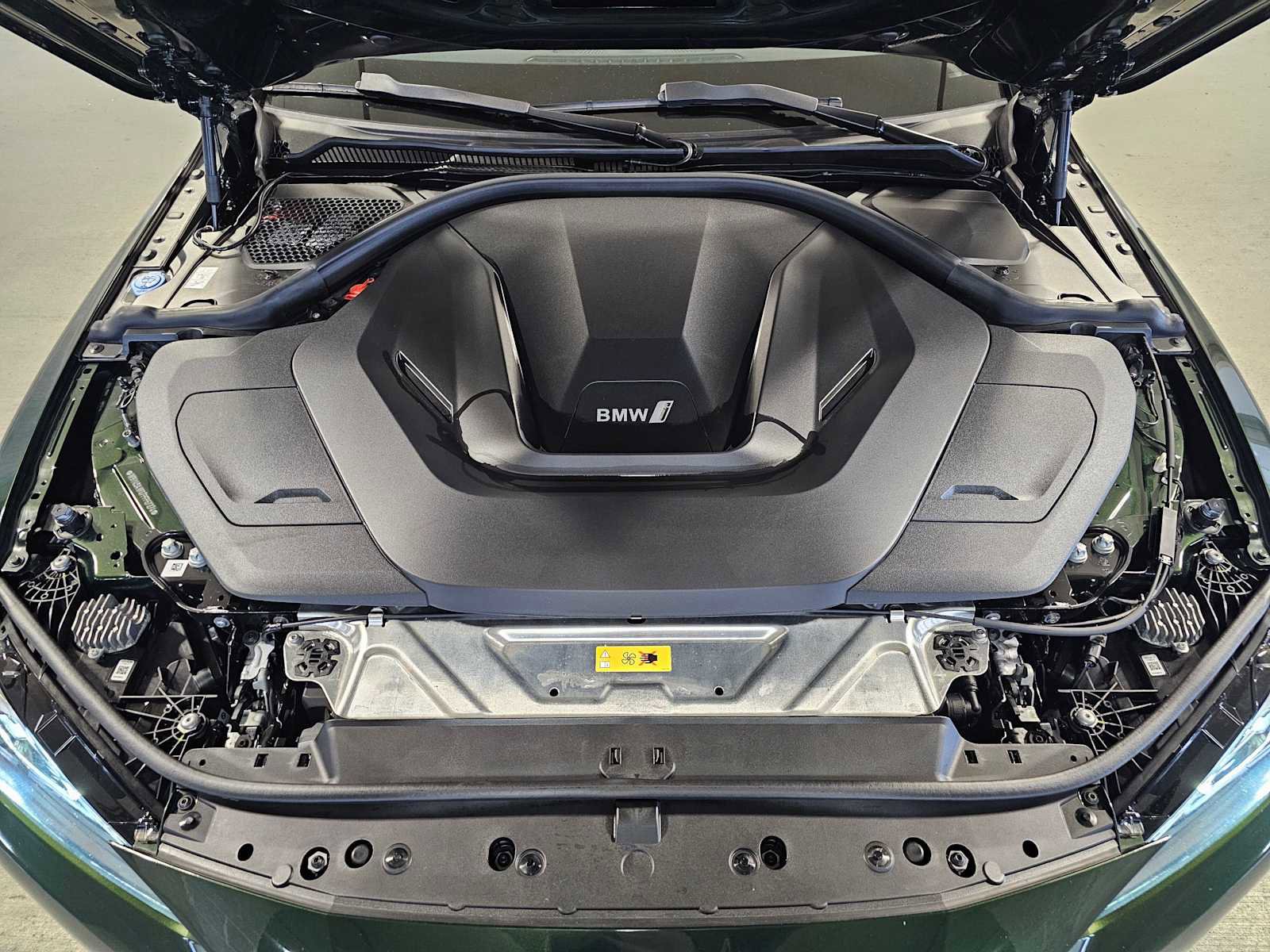 Used 2023 BMW i4 eDrive35 w/ Premium Package image 9