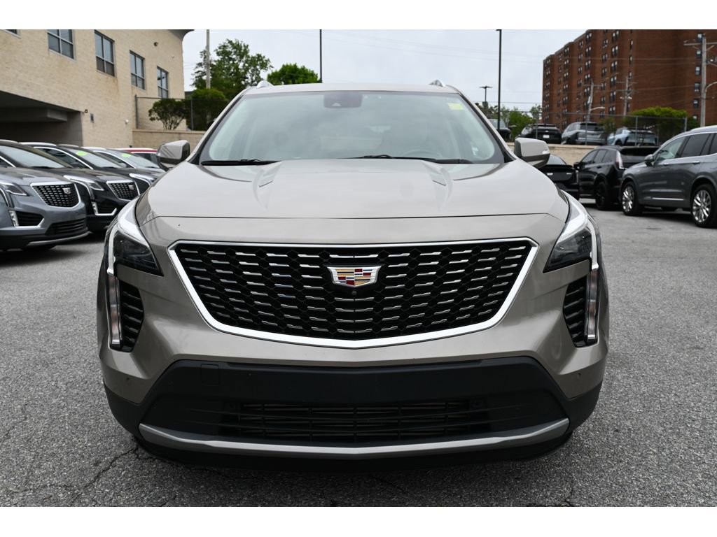 Used 2022 Cadillac XT4 Premium Luxury w/ Enhanced Visibility Package AWD/4WD image 3