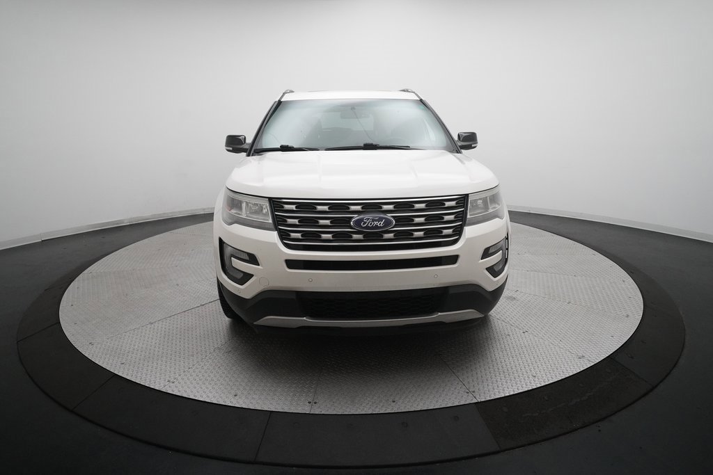 Used 2016 Ford Explorer XLT w/ Equipment Group 202A image 11