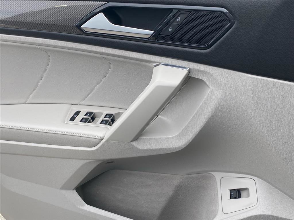 Certified 2023 Volkswagen Tiguan SE image 18