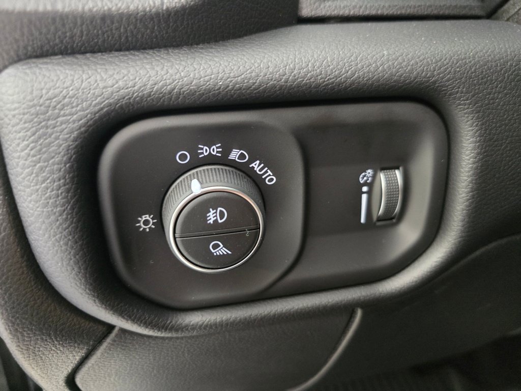 New 2026 RAM 3500 Big Horn AWD/4WD image 23