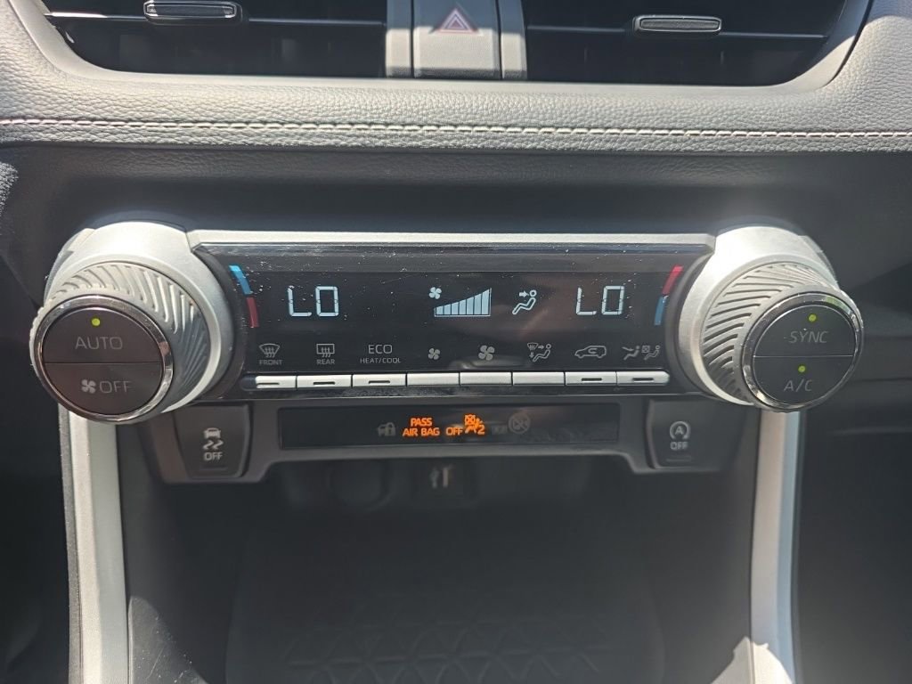 Used 2024 Toyota RAV4 XLE FWD image 27