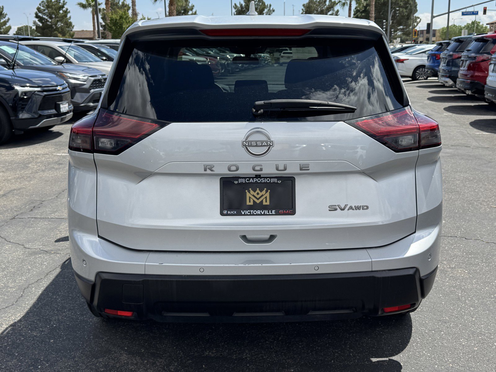 Used 2024 Nissan Rogue SV image 5