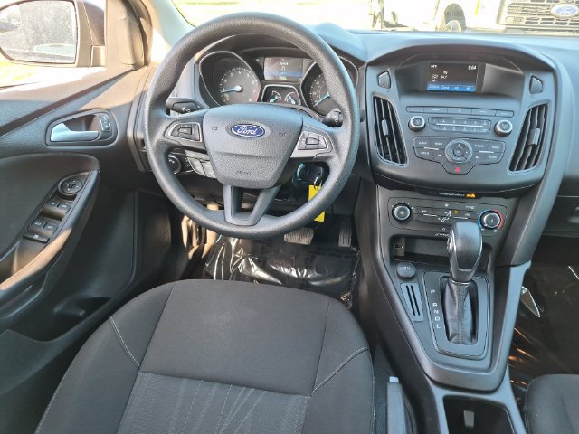 Used 2018 Ford Focus SE FWD image 30