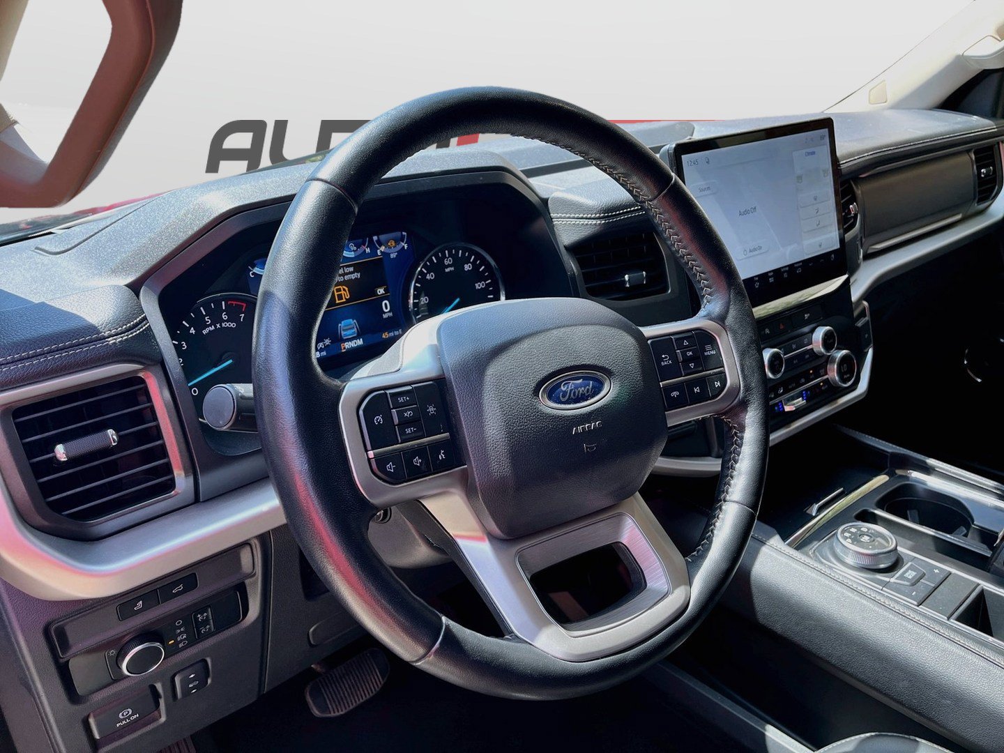 Used 2024 Ford Expedition XLT RWD image 11