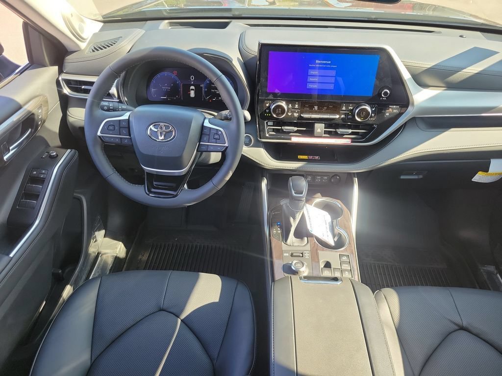 New 2026 Toyota Highlander Platinum AWD/4WD image 11