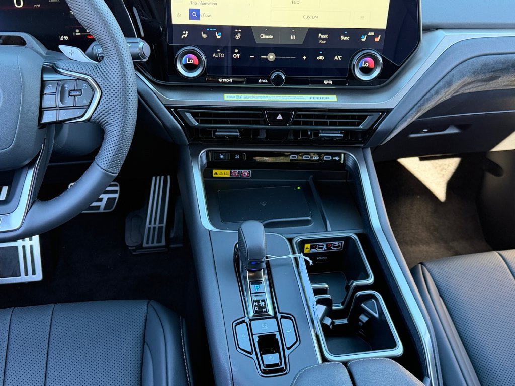 New 2026 Lexus TX 500h AWD w/ Technology Package image 11