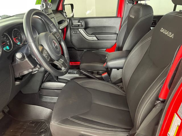 Used 2018 Jeep Wrangler Unlimited Sahara w/ Max Tow Package image 2