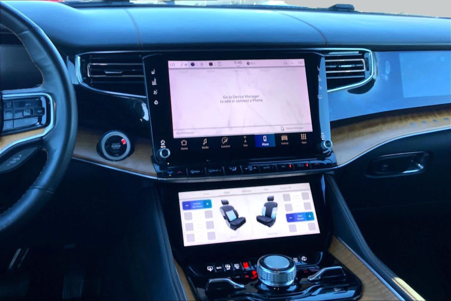 Used 2024 Jeep Grand Wagoneer L Series III AWD/4WD image 7
