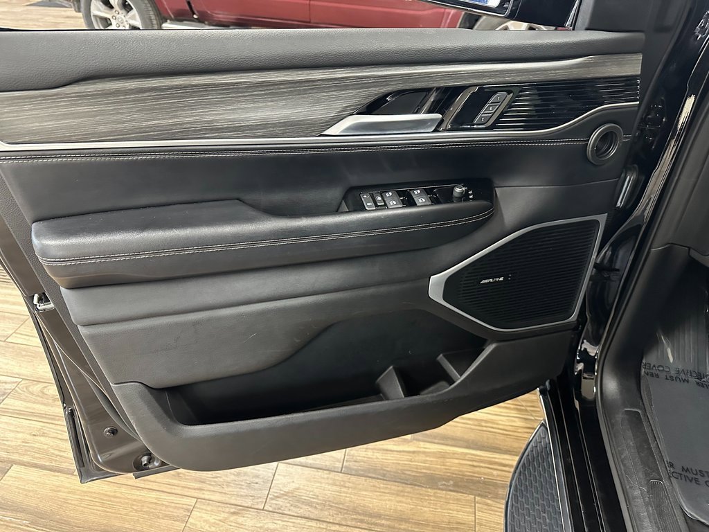 Certified 2024 Jeep Wagoneer L Series II w/ Flexible Seating Group image 10