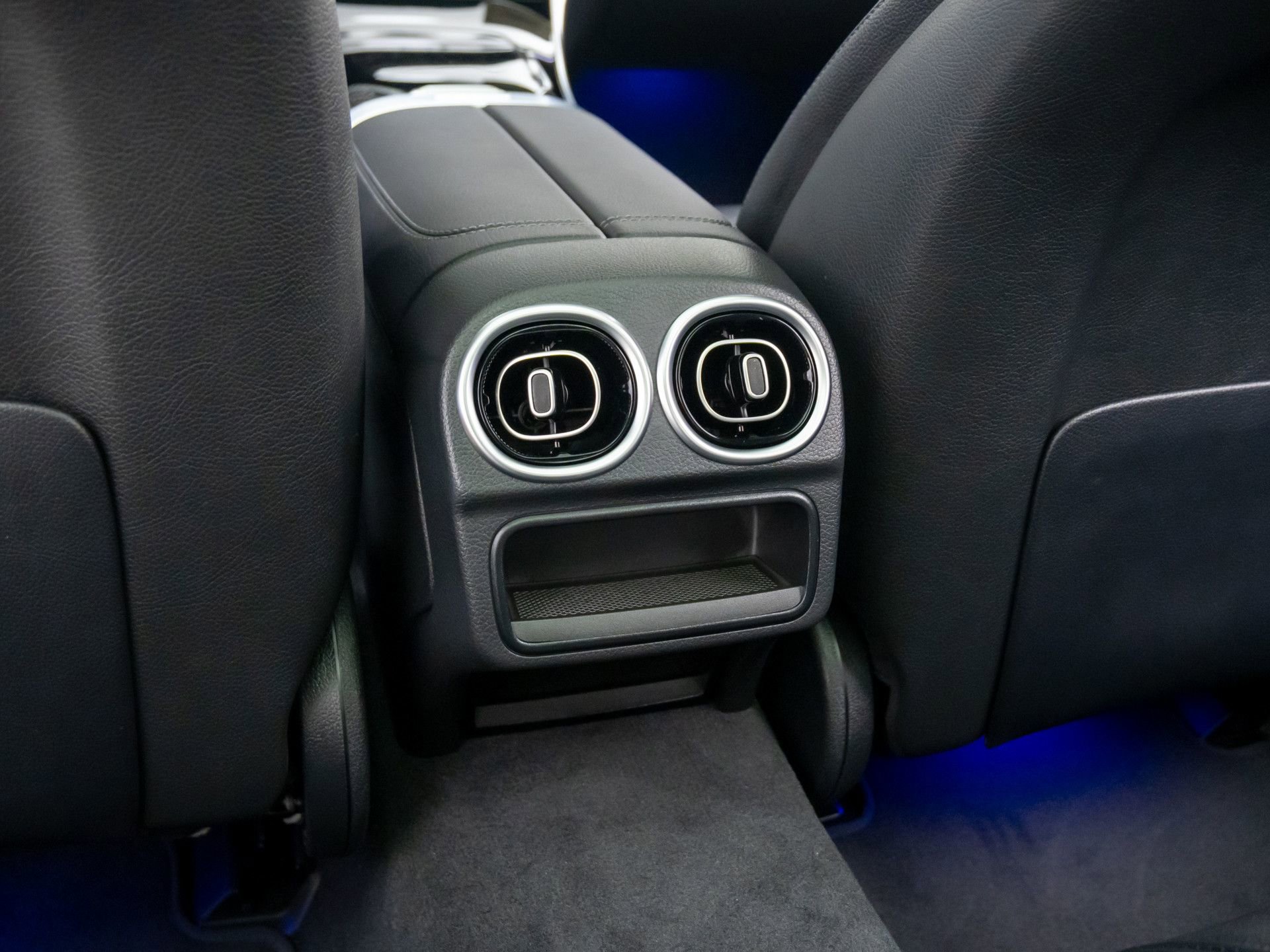 New 2025 Mercedes-Benz C 300 4MATIC Sedan image 19