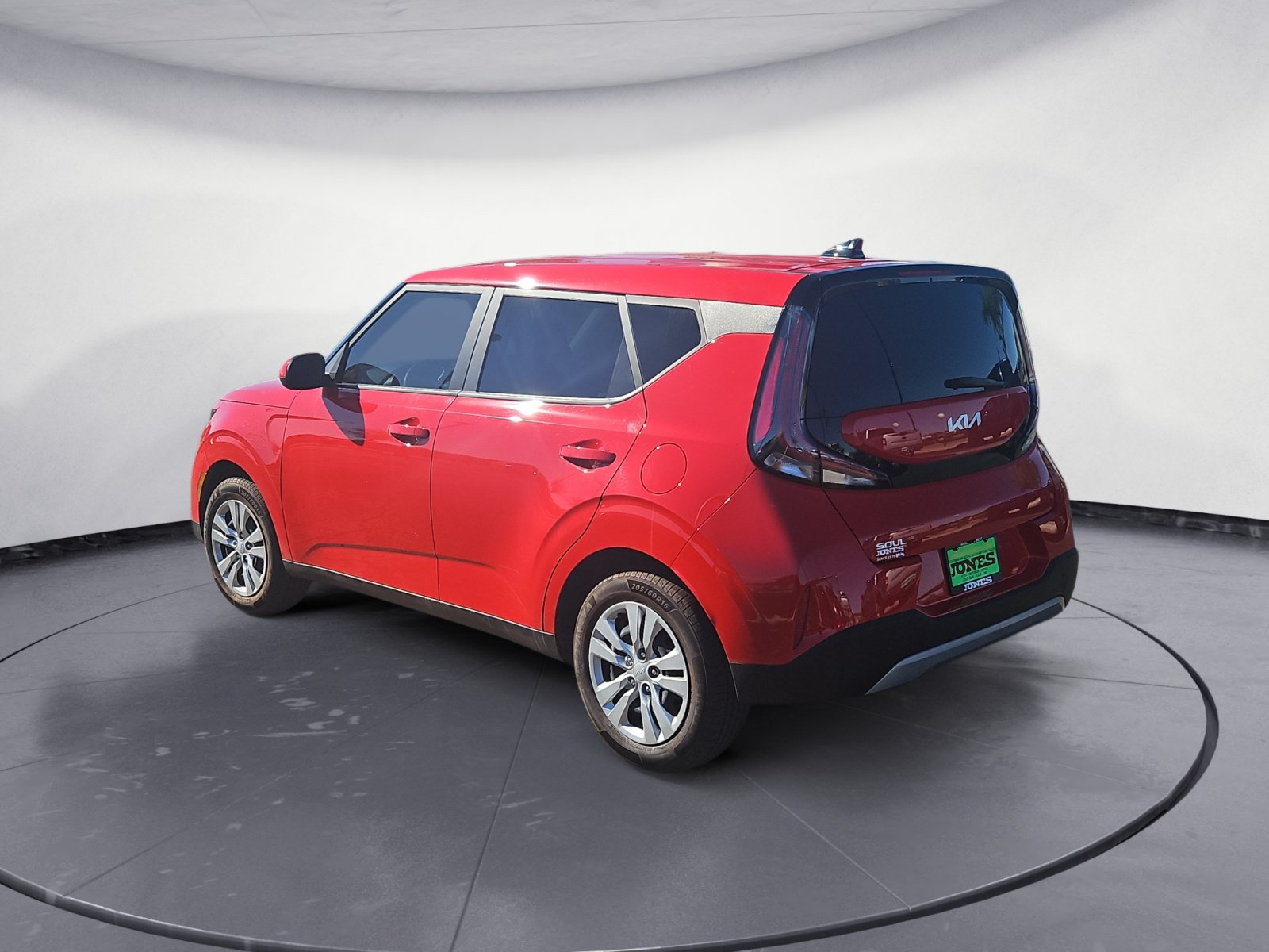 Used 2025 Kia Soul LX FWD image 4