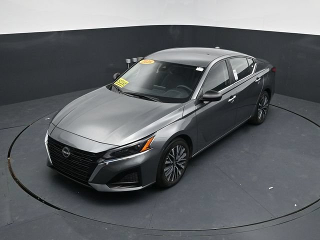 Used 2025 Nissan Altima 2.5 SV FWD image 52