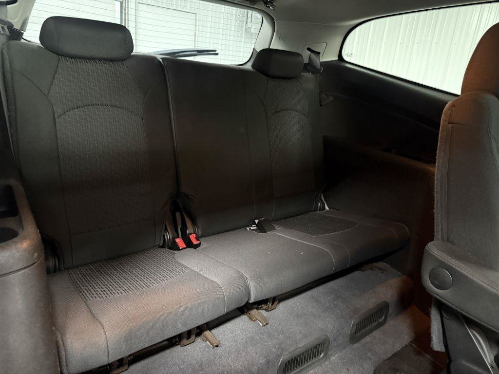 Used 2011 Chevrolet Traverse LT w/ Personal Connectivity Package FWD image 31