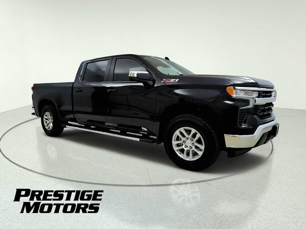 Used 2024 Chevrolet Silverado 1500 LT w/ Z71 Off-Road Package AWD/4WD image 10