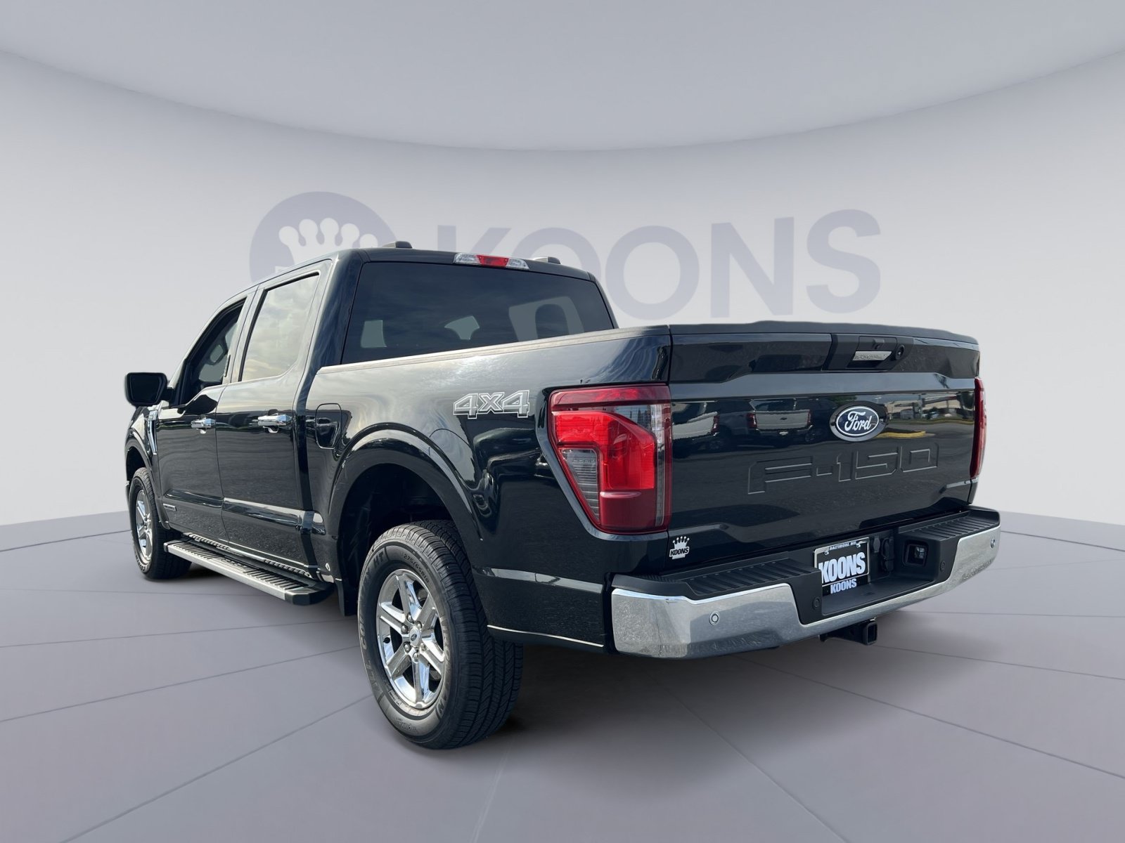Certified 2024 Ford F150 XLT w/ Mobile Office Package AWD/4WD image 4