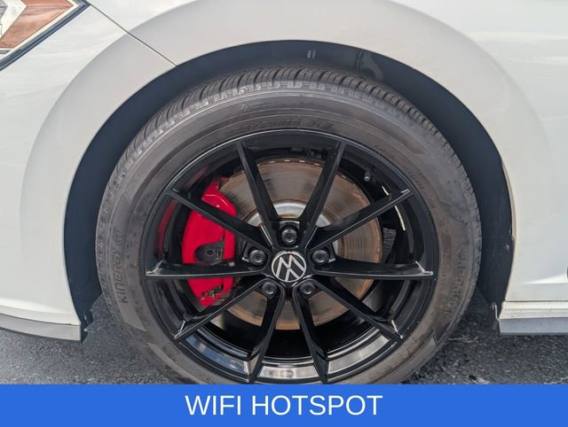 Used 2024 Volkswagen Jetta GLI 40th Anniversary Edition FWD image 9