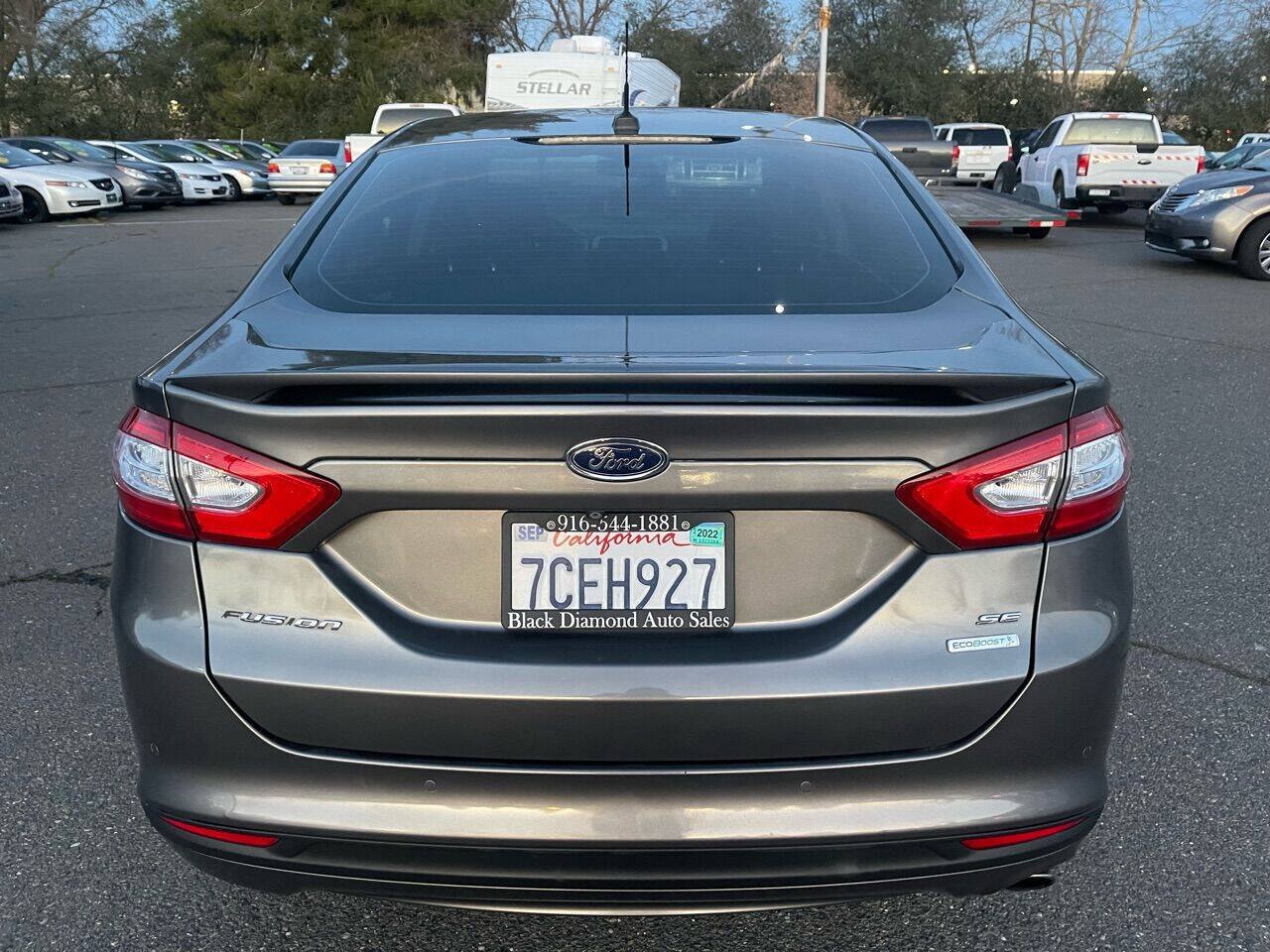 Used 2014 Ford Fusion SE FWD image 10