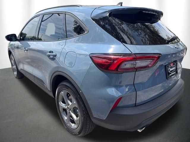 Used 2026 Ford Escape ST-Line w/ Tech Pack #1 FWD image 5