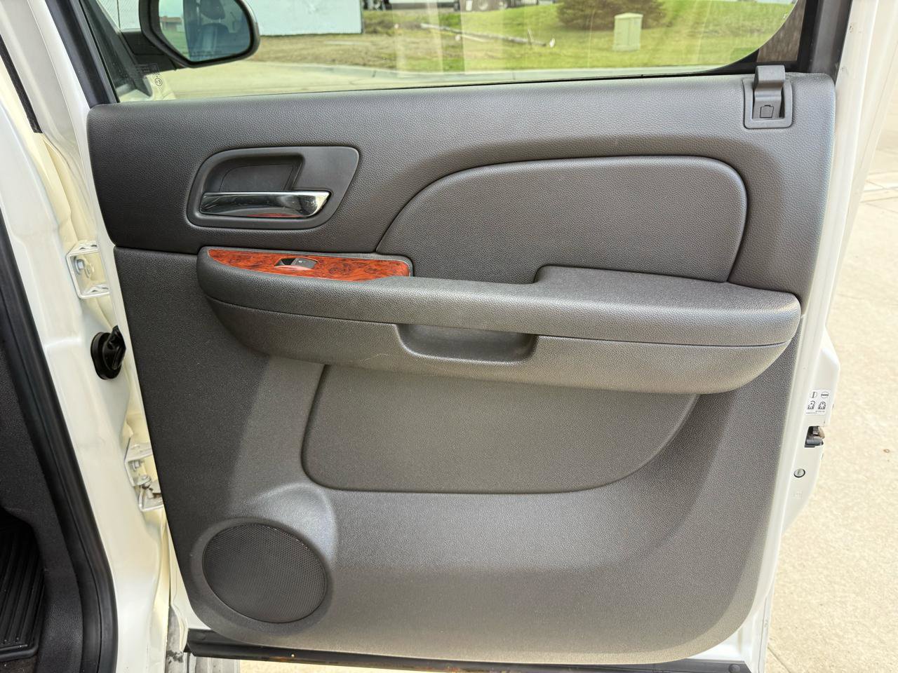 Used 2011 Chevrolet Avalanche LTZ image 25