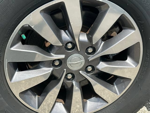 Used 2019 Chrysler Pacifica Touring-L Plus w/ Advanced Safetytec Group FWD image 33