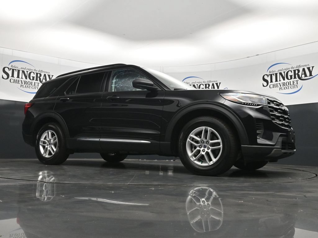 Used 2025 Ford Explorer Active RWD image 35