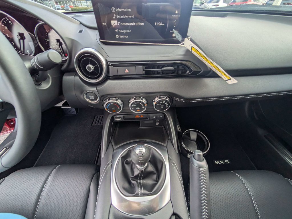 New 2026 MAZDA MX-5 Miata RF Grand Touring RWD image 16