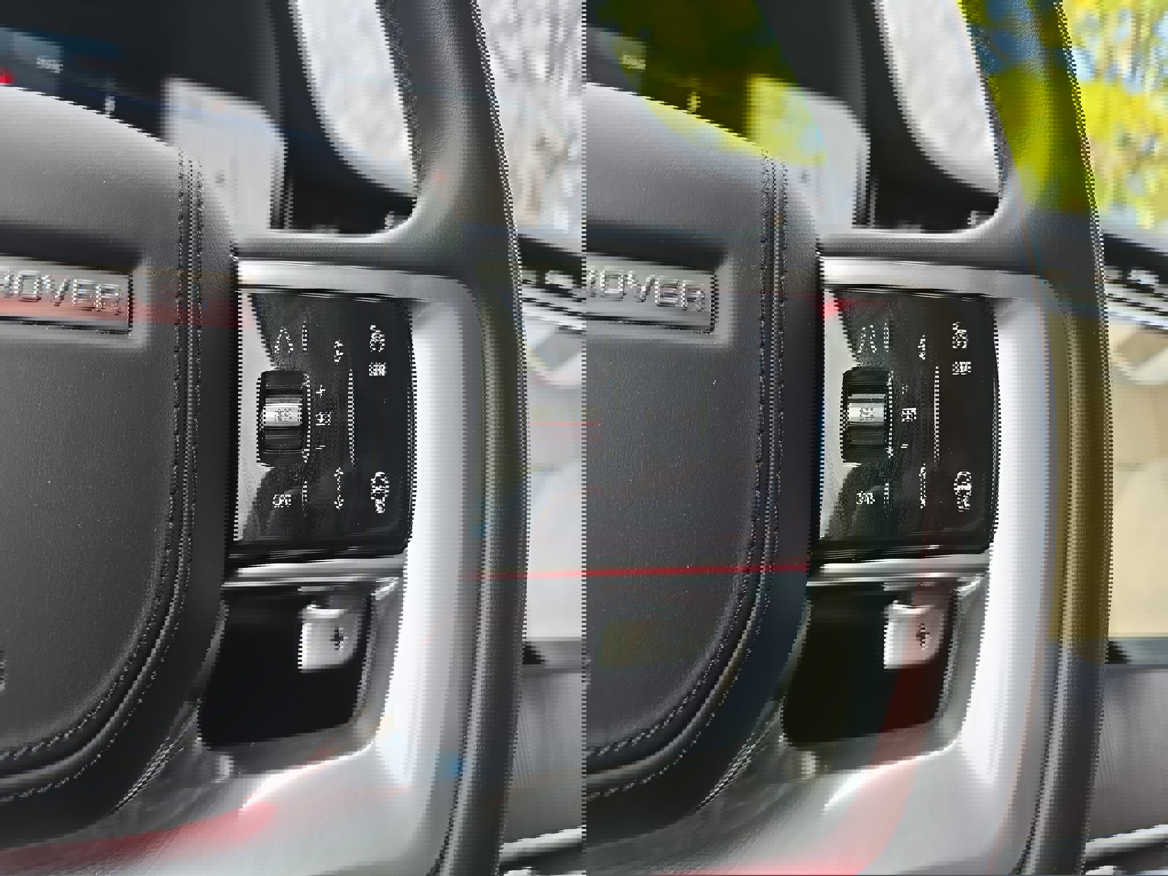 Certified 2025 Land Rover Range Rover Long Wheelbase Autobiography AWD/4WD image 19