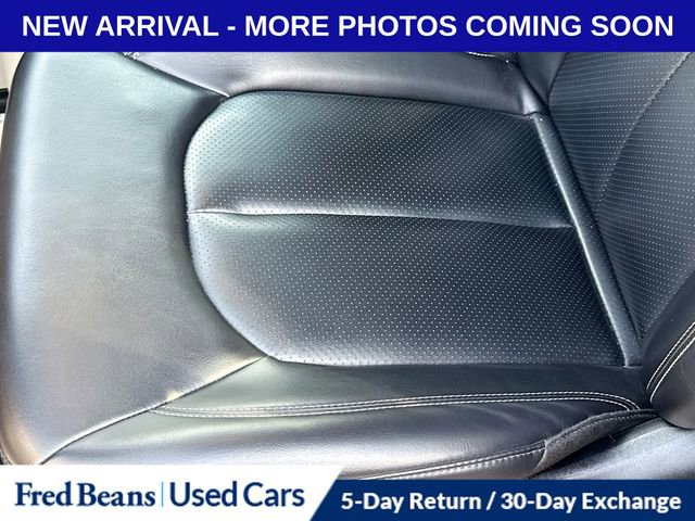 Used 2023 Chrysler Pacifica Touring-L FWD image 6