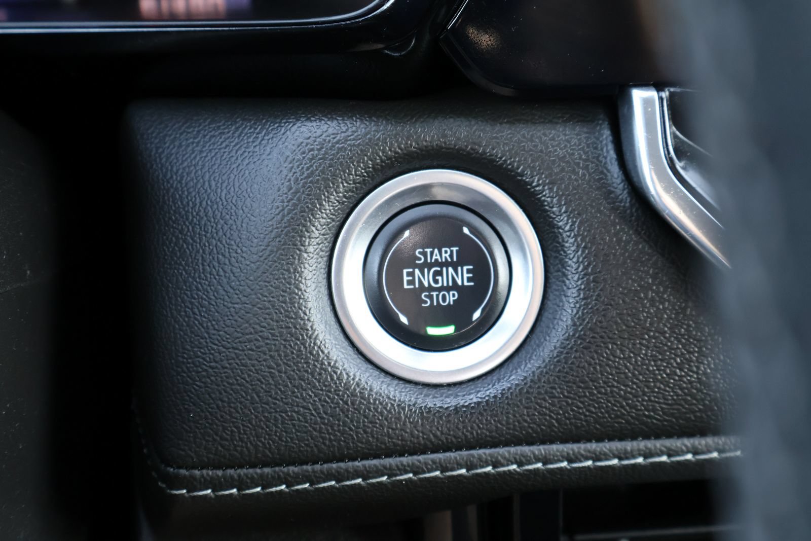 Used 2024 Chevrolet Colorado LT w/ LT Convenience Package II RWD image 25