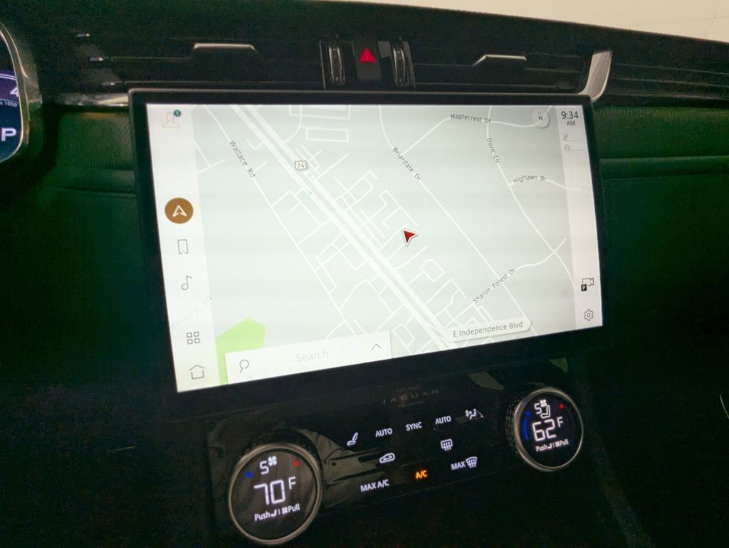 Used 2022 Jaguar F-PACE SVR image 74