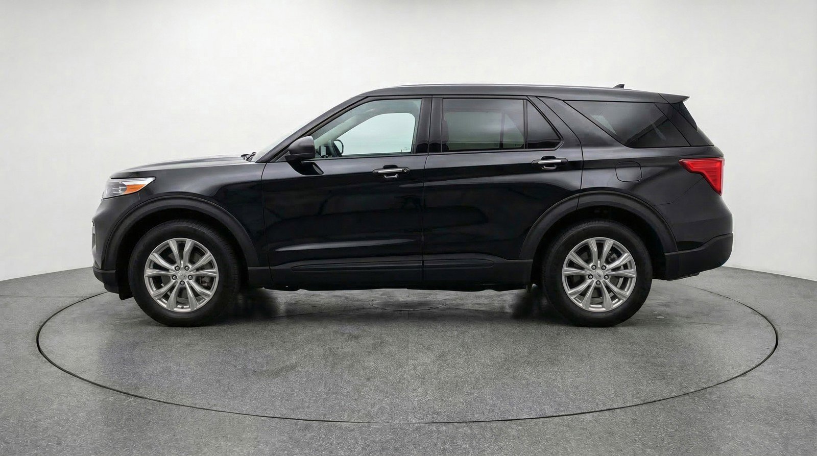 Used 2024 Ford Explorer Limited RWD image 5