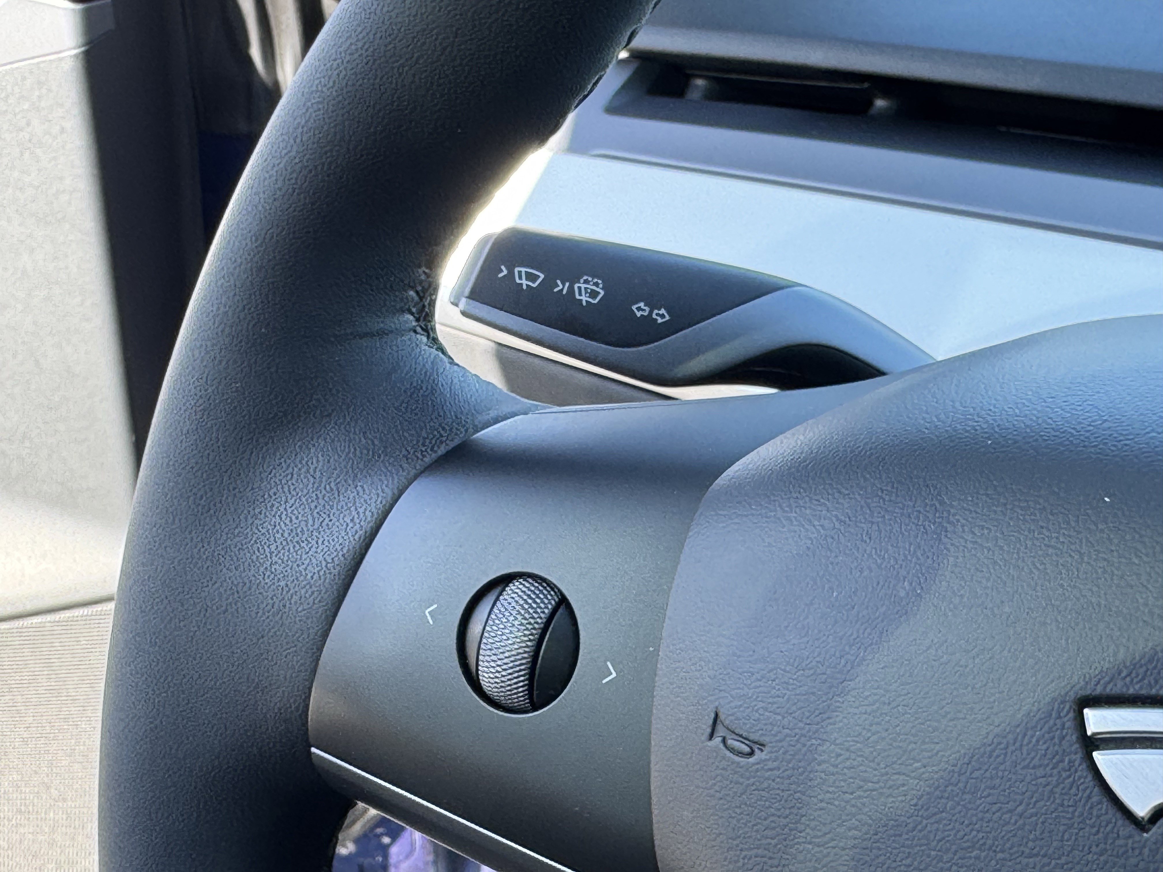 Used 2023 Tesla Model 3 Standard Range image 21