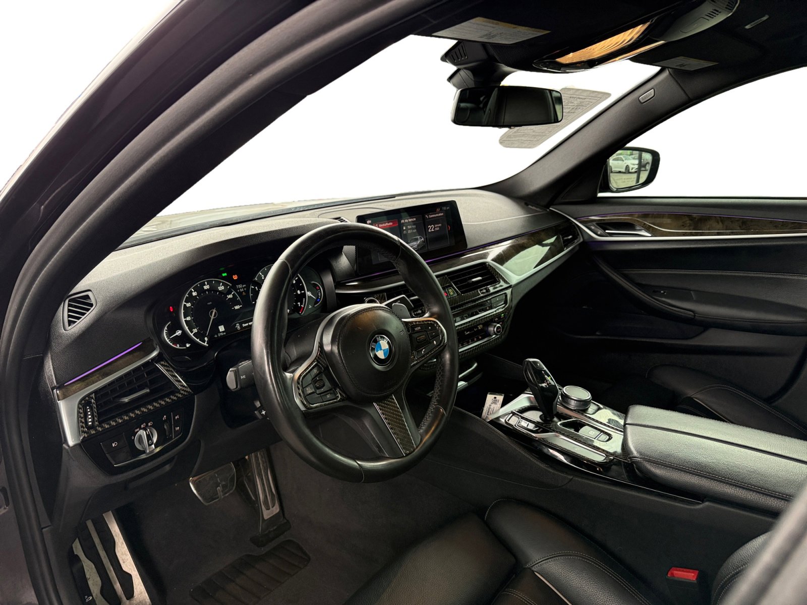 Used 2019 BMW 540i w/ M Sport Package image 9