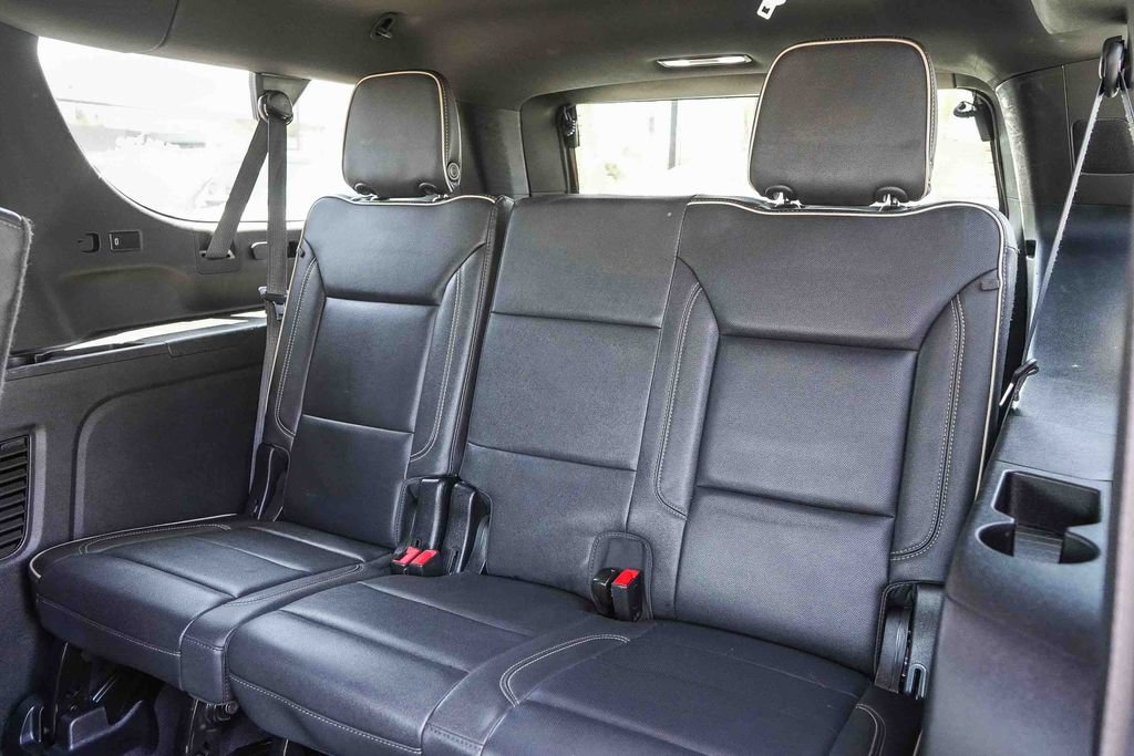 Used 2024 Chevrolet Suburban Premier RWD image 24