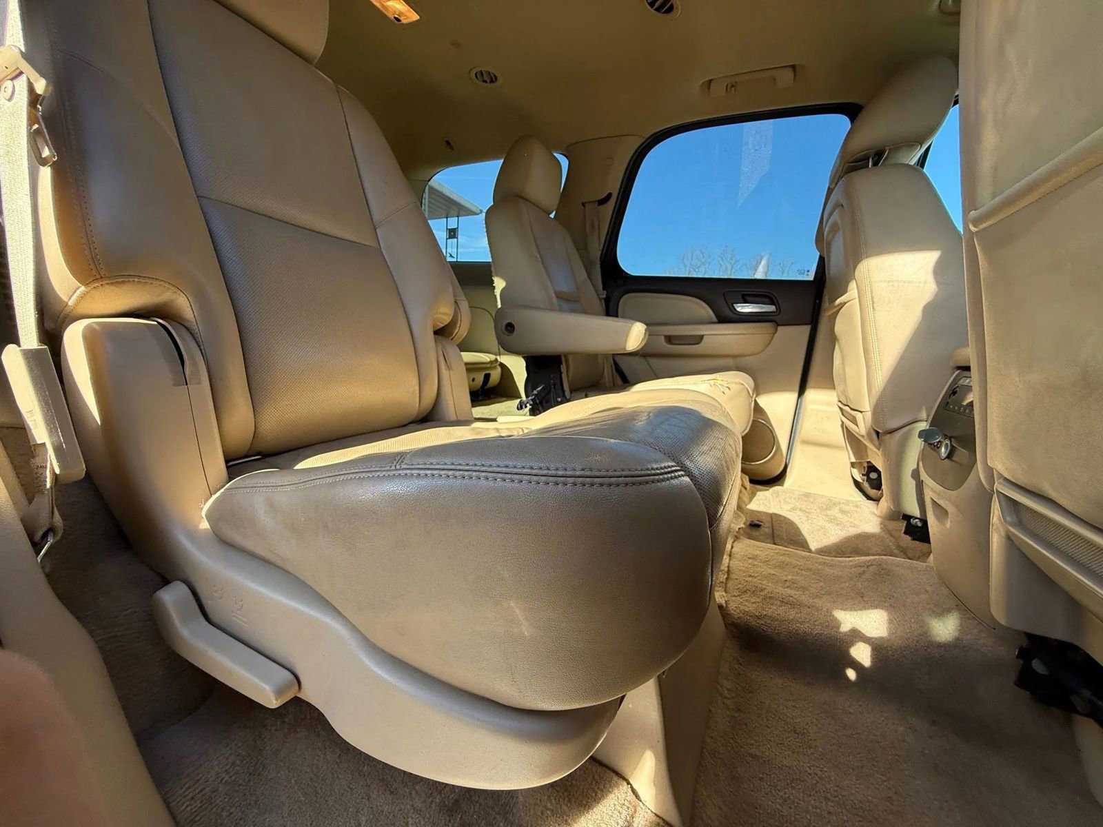 Used 2011 GMC Yukon Denali image 16